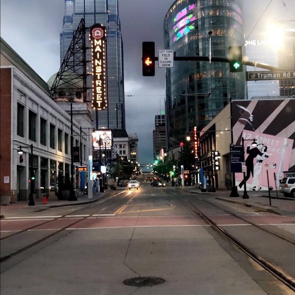 Meet your Posher, Dinero